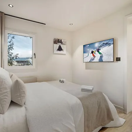 Raffiné Avec Accès Direct Aux Pistes Et Jacuzzi - Fr-1-568-57 * Courchevel